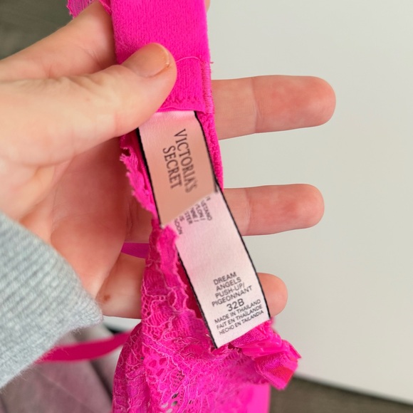 Victoria’s Secret Dream Angles Push Up Bra in Bright Pink size 32B - Picture 4 of 4